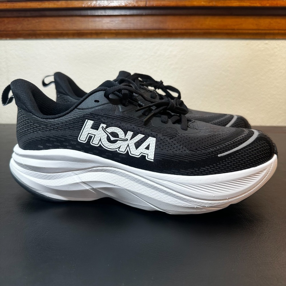 Hoka One One Skyflow Men's Sz 9D  Black Athletic Running Sneakers 1155111 BWHT